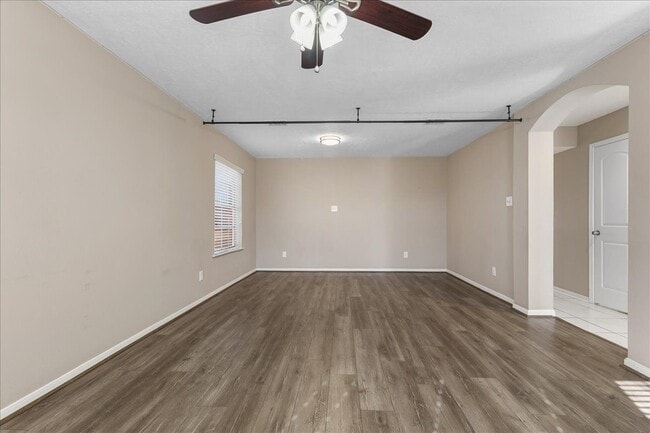 Building Photo - 16218 Bunker Ridge Rd