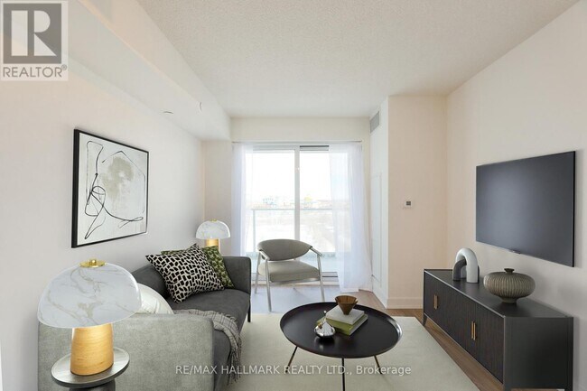 Photo du bâtiment - 1010 Sandy Beach Rd