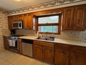 Building Photo - 7195 Noffke Dr