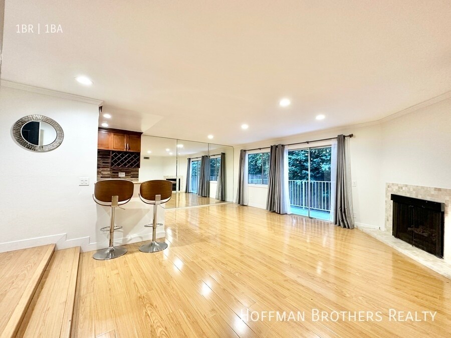 Primary Photo - 1515 S Beverly Dr