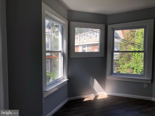 Building Photo - 515 Brinton St