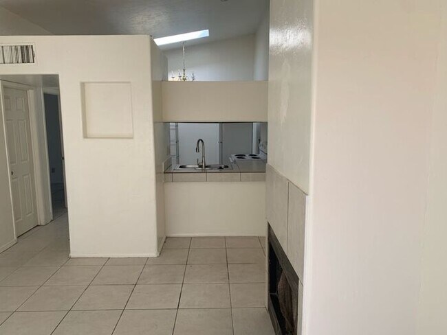 Foto del edificio - 2 Bedroom 1 Bath 4-plex