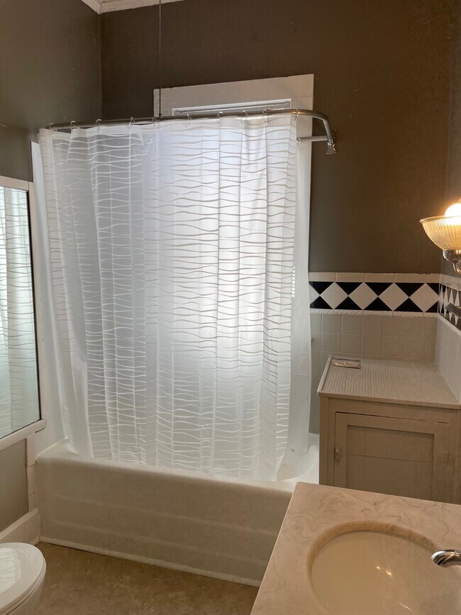 Bathroom - 619 S 5th St