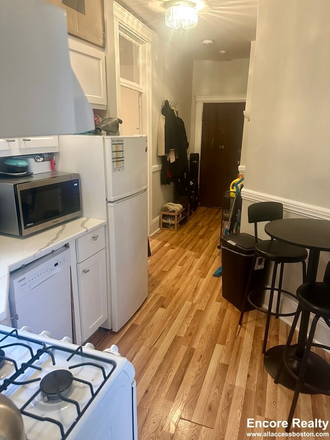 Building Photo - 38 Hemenway St