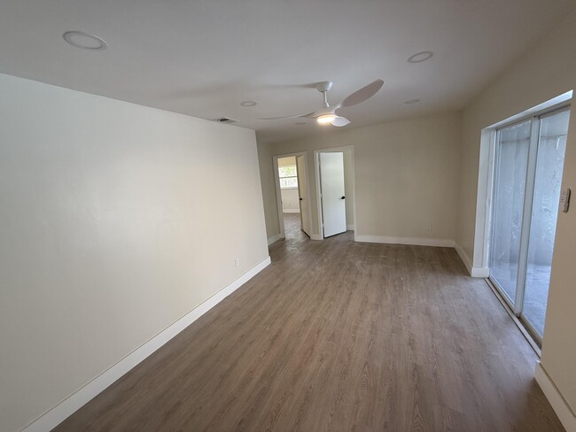 Building Photo - 11157 Mandarin St