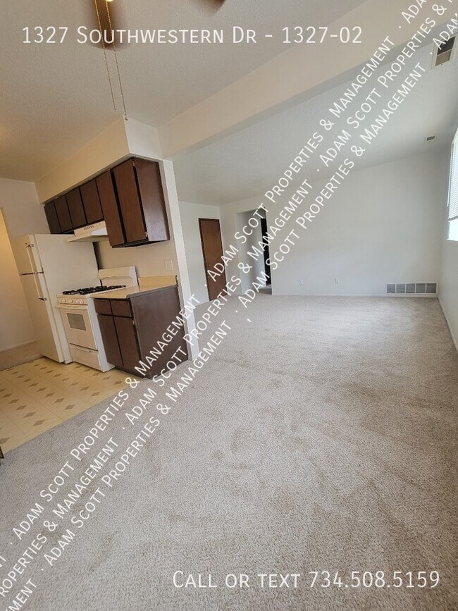 Foto del edificio - 1327 Southwestern Dr