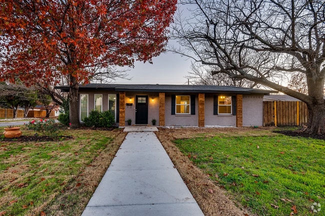 Building Photo - 2976 Sundial Dr