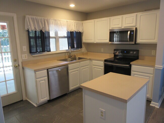 Foto del edificio - 1748 Stone Hollow Ct