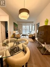 Building Photo - 609 Avenue Rd