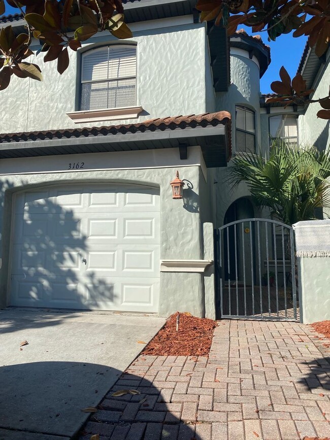 Building Photo - 3162 Via Palma Ln