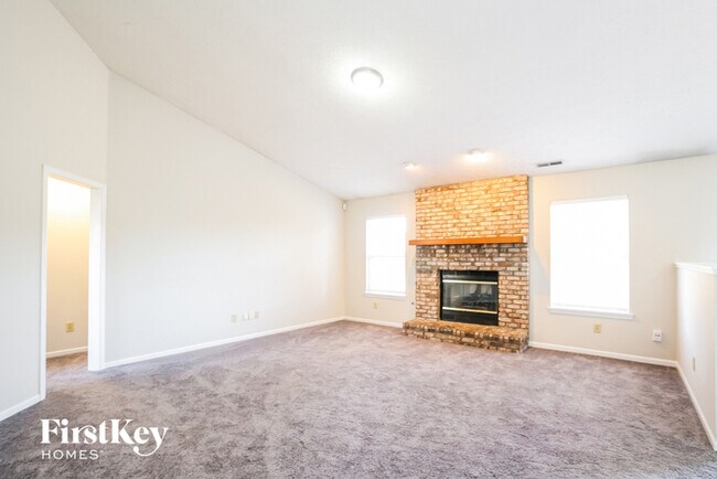 Building Photo - 8908 Mallard Green Dr
