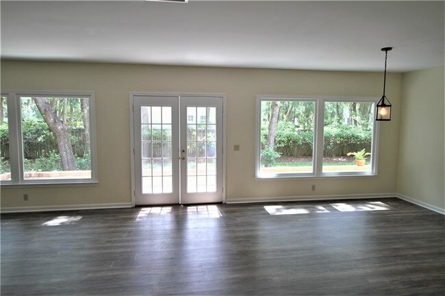 Foto del edificio - 201 Five Pounds Rd