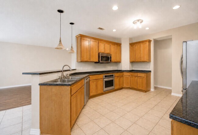 Building Photo - 120 Meadowlakes Dr