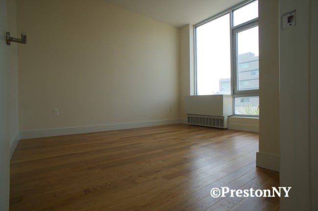 Building Photo - 108 Neptune Ave