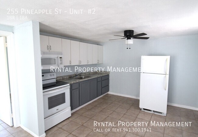 Building Photo - Charming 1/1 Bungalow-Style Duplex in Engl...