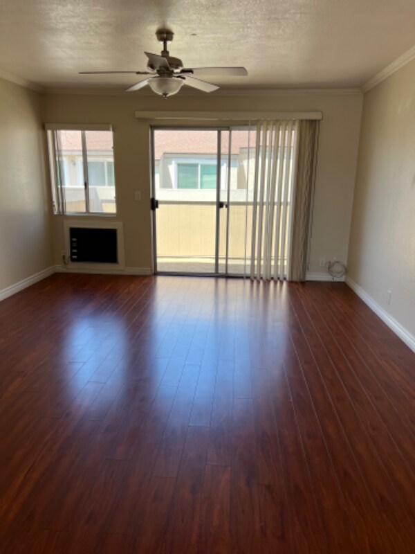 Foto del edificio - 8552 Belmont St