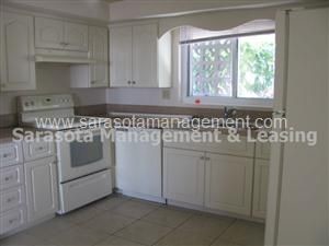 Building Photo - 3041 Tyrone Ln