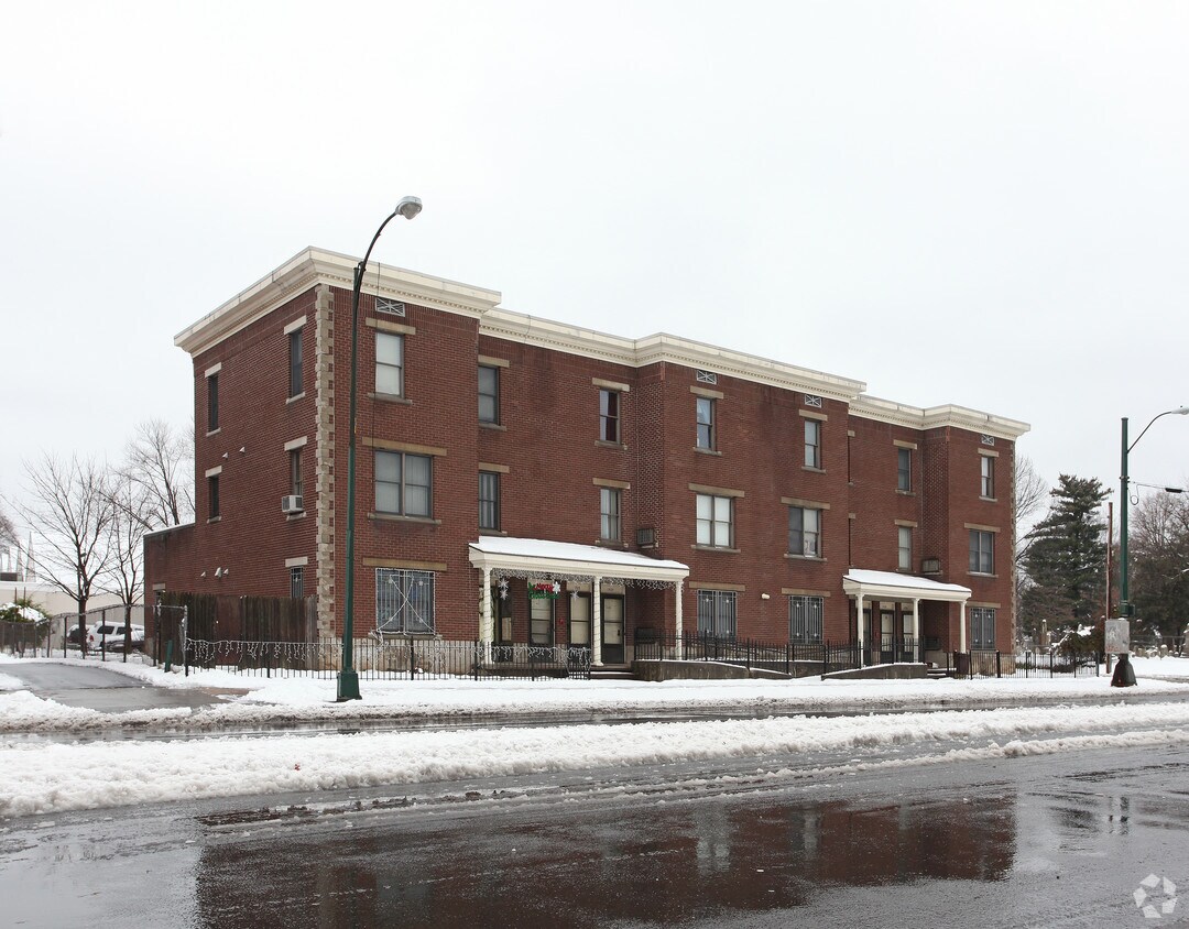 Primary Photo - 1721-1739 Main St