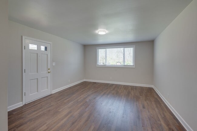 Building Photo - 405 Figuers Dr