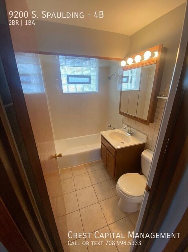 Building Photo - 9216 S. Spaulding - 1B, Evergreen Park, IL...