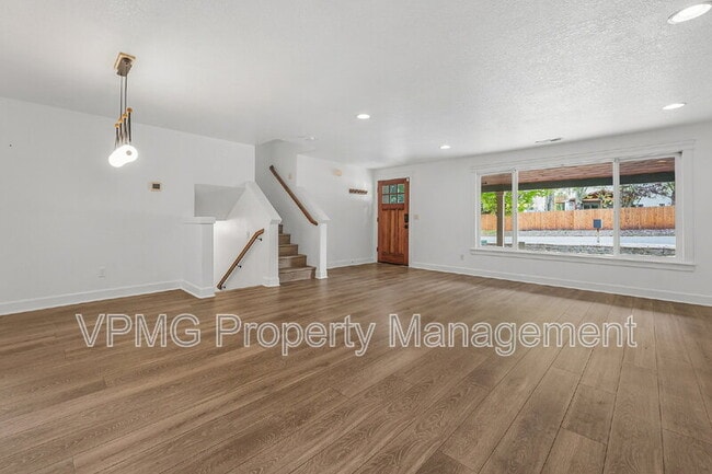 Building Photo - 16704 NE 29th Ave