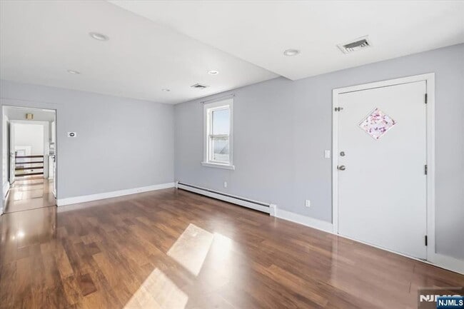 Foto del edificio - 79 Lincoln Ave