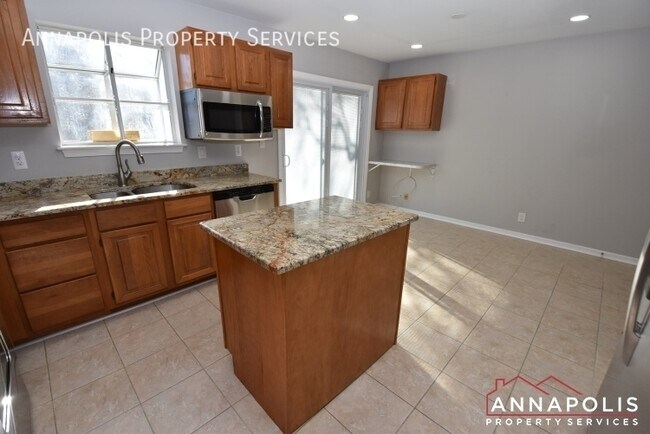 Building Photo - 1363 Washington Dr