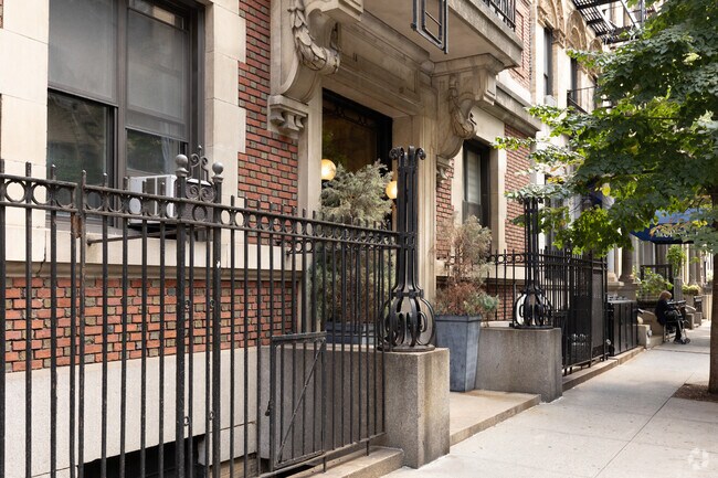 Building Photo - 139 E 30th St