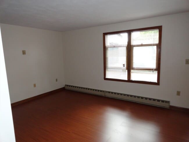 Building Photo - 17 Highland St