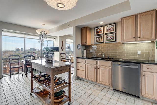 Building Photo - 4242 Lomo Alto Dr