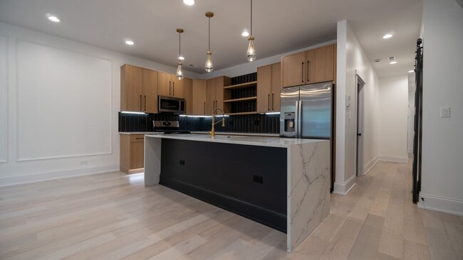 Building Photo - 4747 N Beacon St