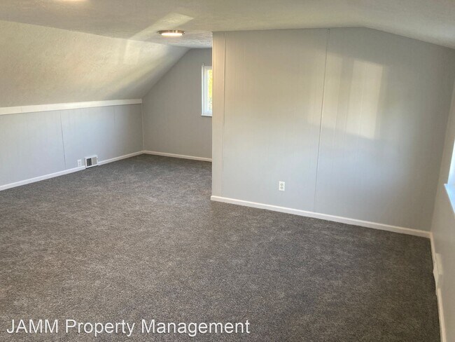 Building Photo - 3 br, 2 bath House - 6336 Almont Dr