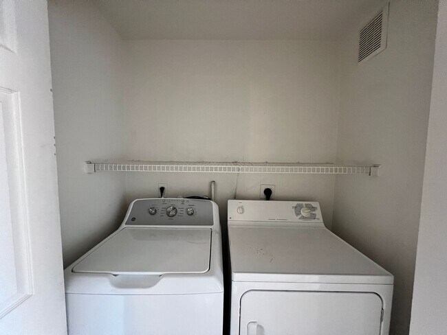 Building Photo - Spacious Condo Available at The Missions