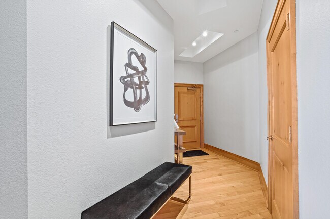 Foto del edificio - 1313 N Franklin Pl