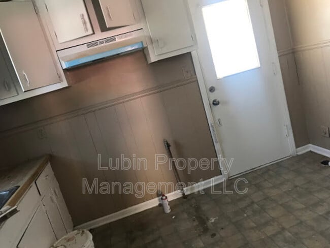 Building Photo - 3093 Saint Charles Dr