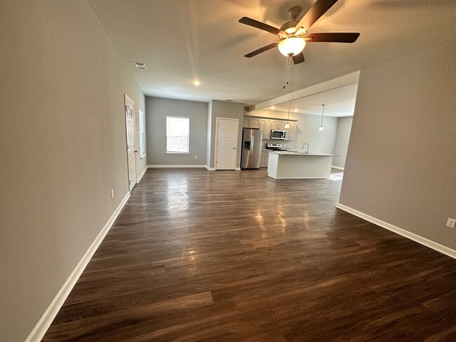 Building Photo - 4 bed, 2 bath home built in 2022