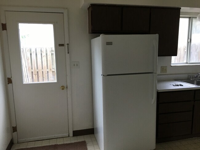 Building Photo - 678 Loomis Ave