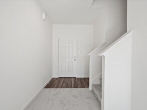 Building Photo - 608 Craven St