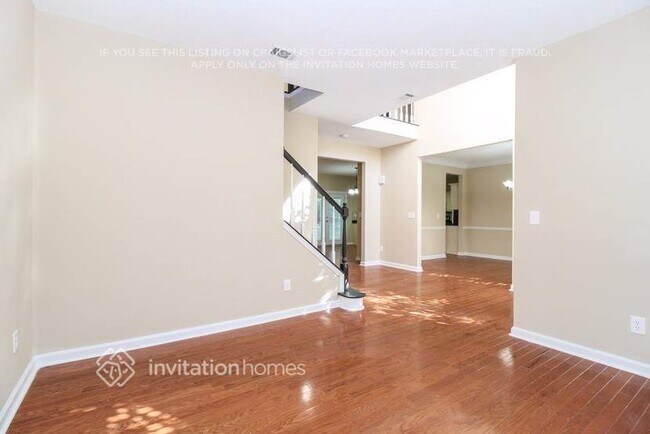 Foto del edificio - 7022 Surrey Dr