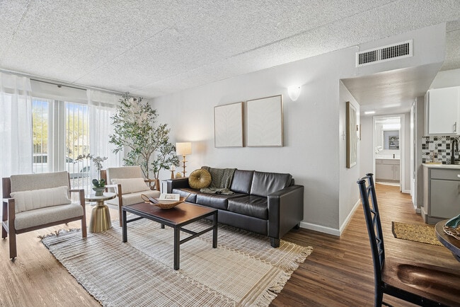 Foto del edificio - Campus Crossings on 8th Street