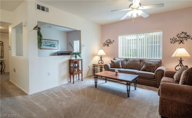 Foto del edificio - 10245 S Maryland Pkwy