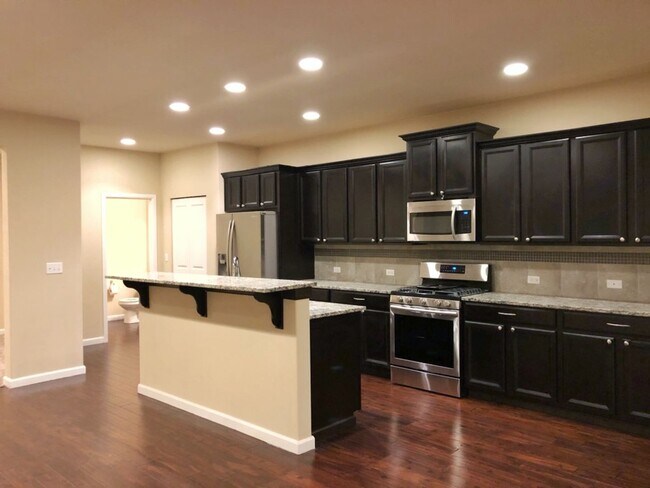 Foto del edificio - 4 bed with separated living area