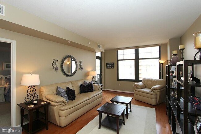 Foto del edificio - 1021 N Garfield St