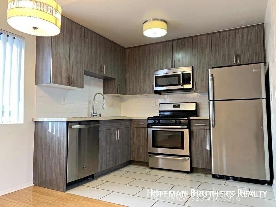 Foto principal - 5533 Barton Avenue Los Angeles CA 90038