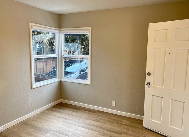 Building Photo - 16938 Meekland Ave