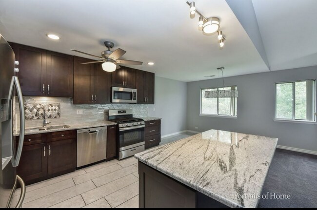 Building Photo - 1587 Stonehill Ct