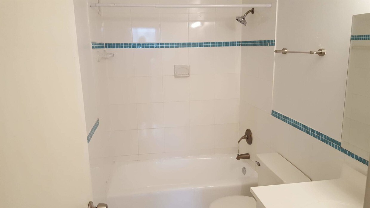 5500 Holmes Run Pkwy, Alexandria, VA 22304 Condo for Rent in