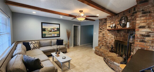 Foto del edificio - 2110 Eagle Point Rd