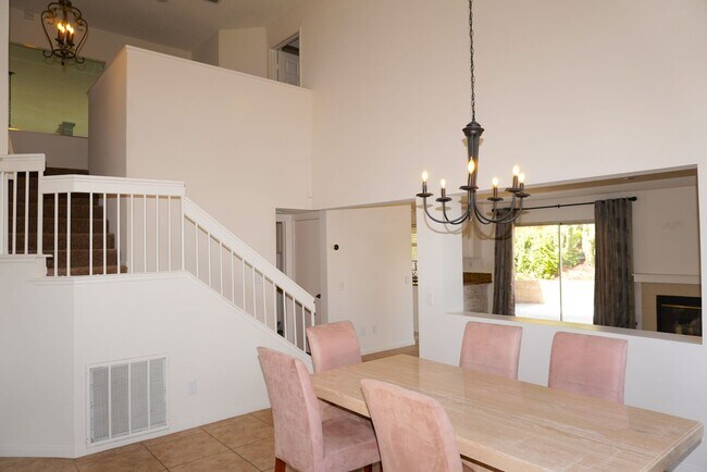 Foto del edificio - 23848 Bouquet Canyon Pl