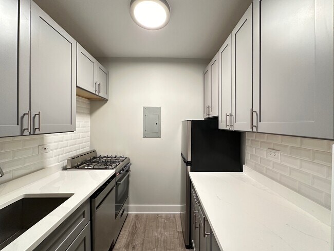 Foto del edificio - 510 W Belmont Ave